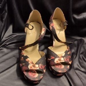 Naturalizer Black and Red Floral Heels